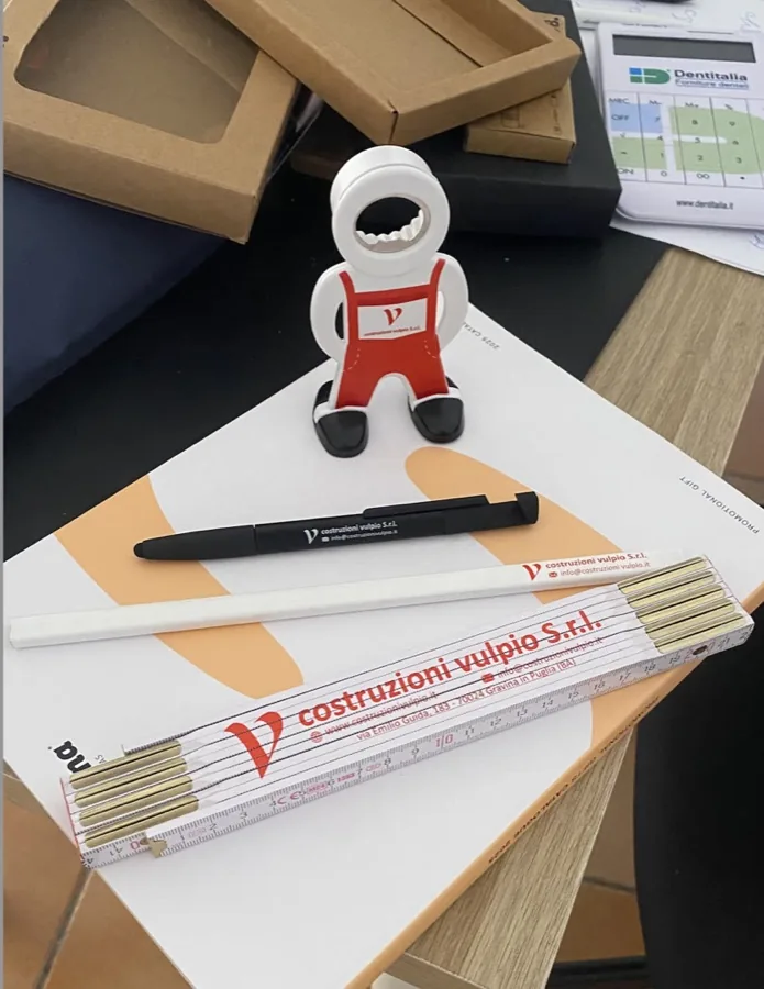 Set personalizzato Costruzioni Vulpio: metro, penna, matita e apribottiglie